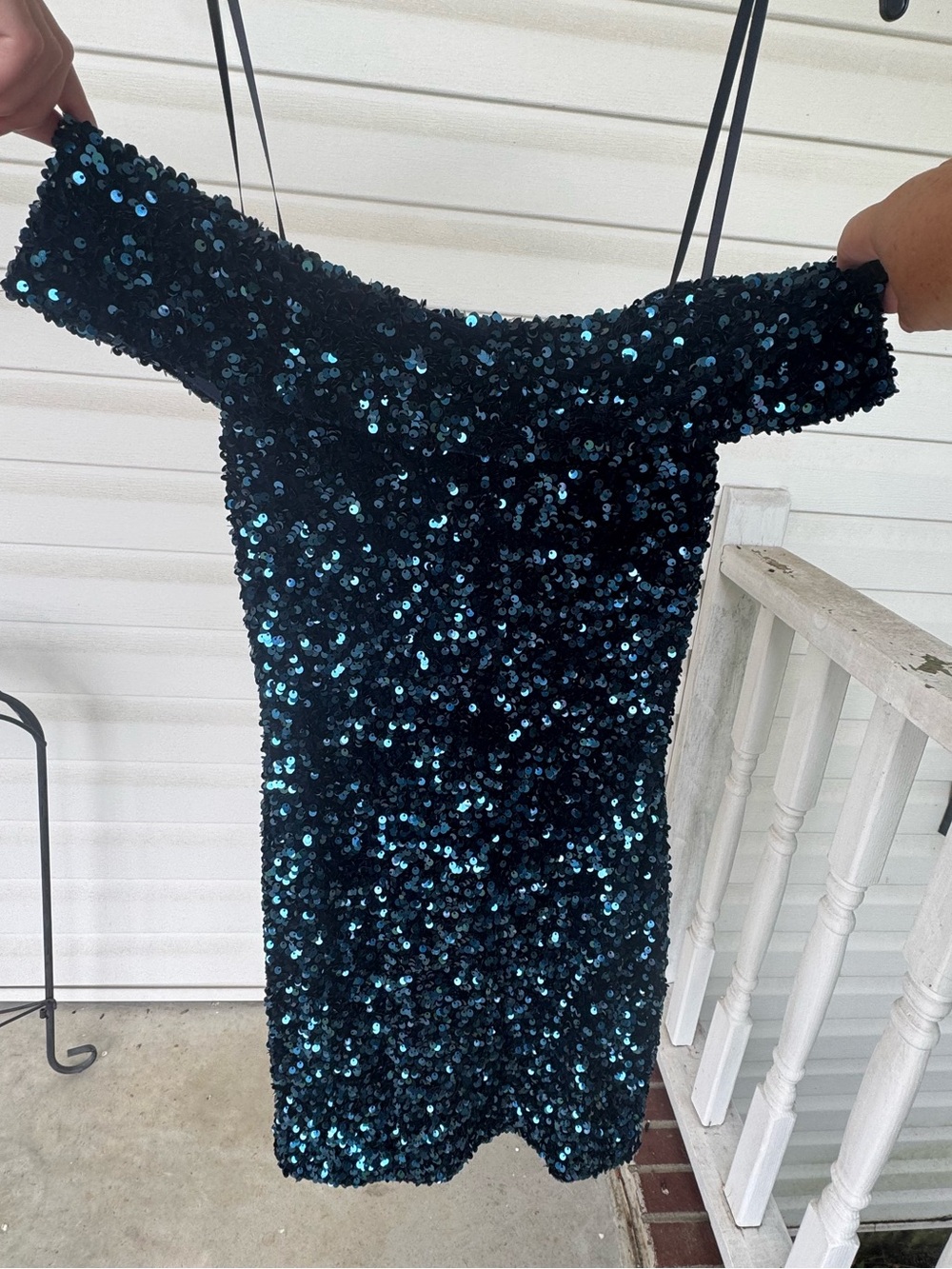 GUC Juniors Navy Blue Sequin Off-Shoulder dress, size 1/2.
